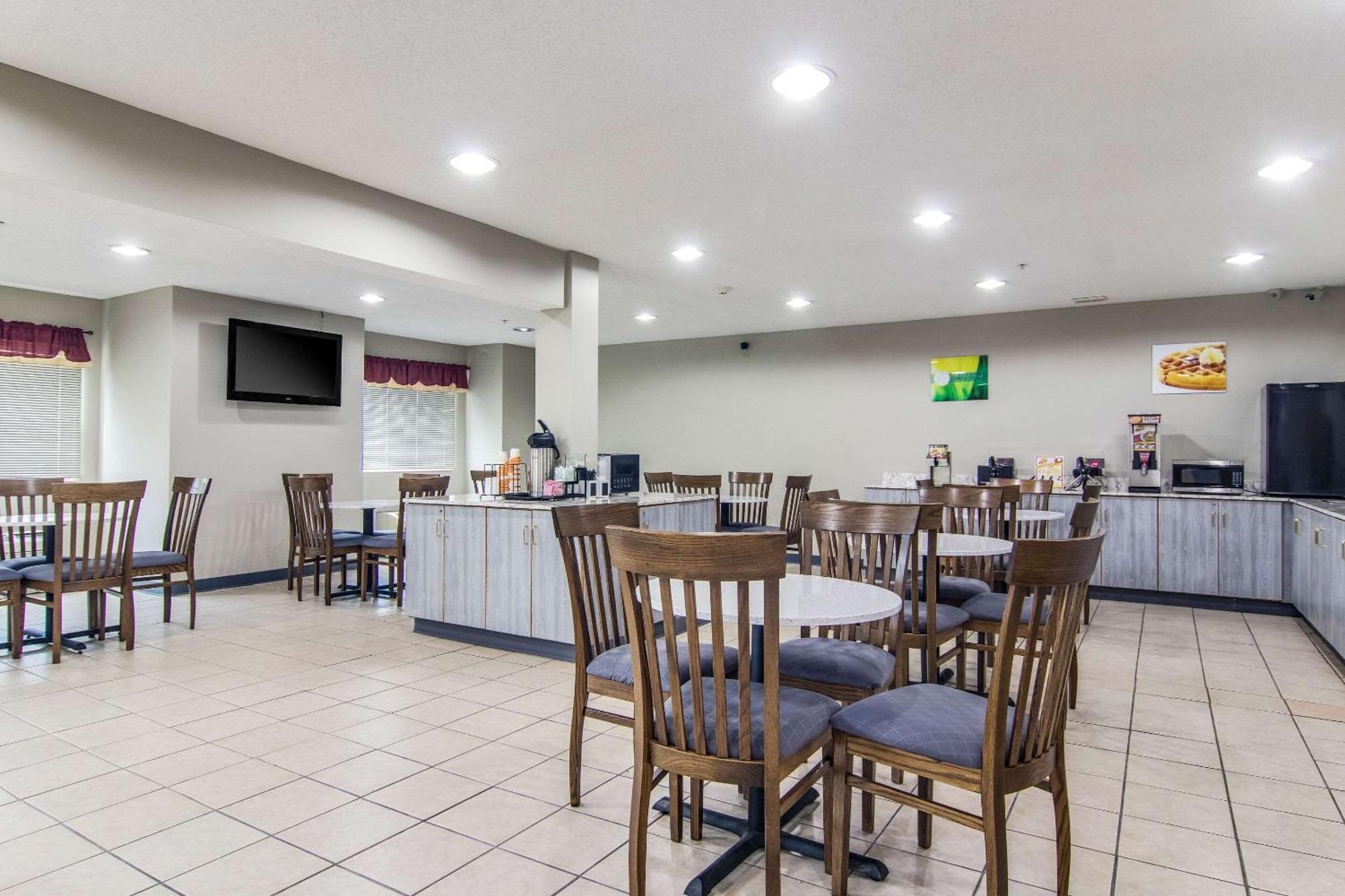 Quality Inn & Suites Grove City-Outlet Mall Экстерьер фото