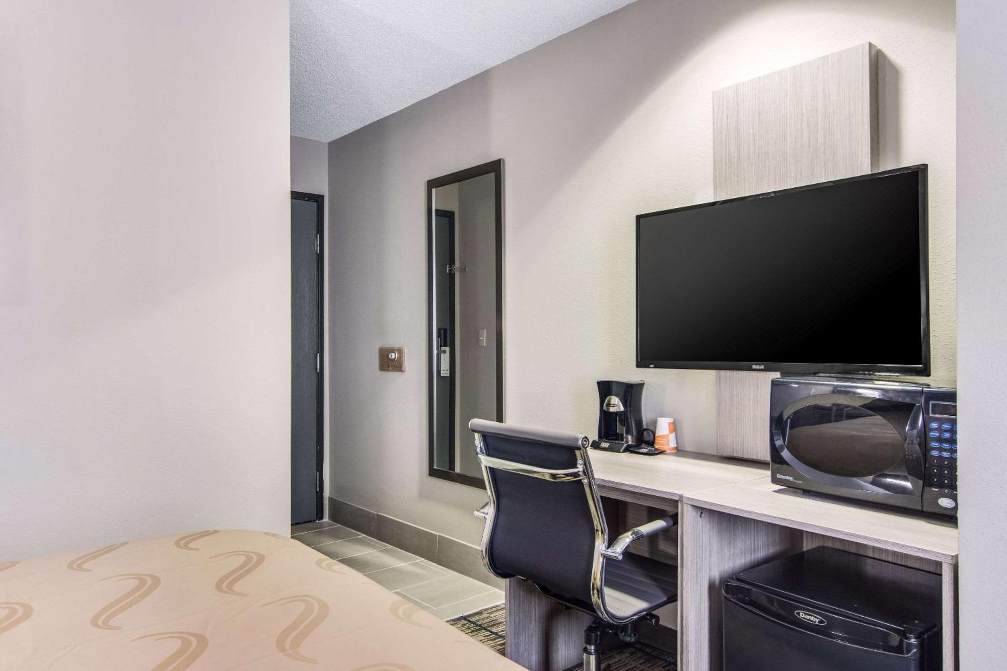 Quality Inn & Suites Grove City-Outlet Mall Экстерьер фото