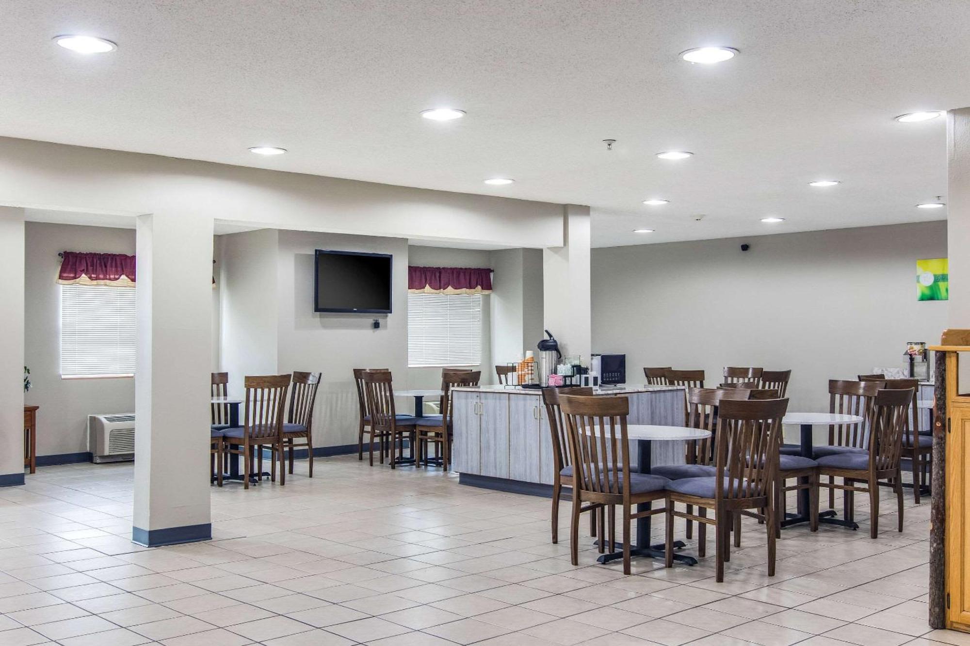 Quality Inn & Suites Grove City-Outlet Mall Экстерьер фото