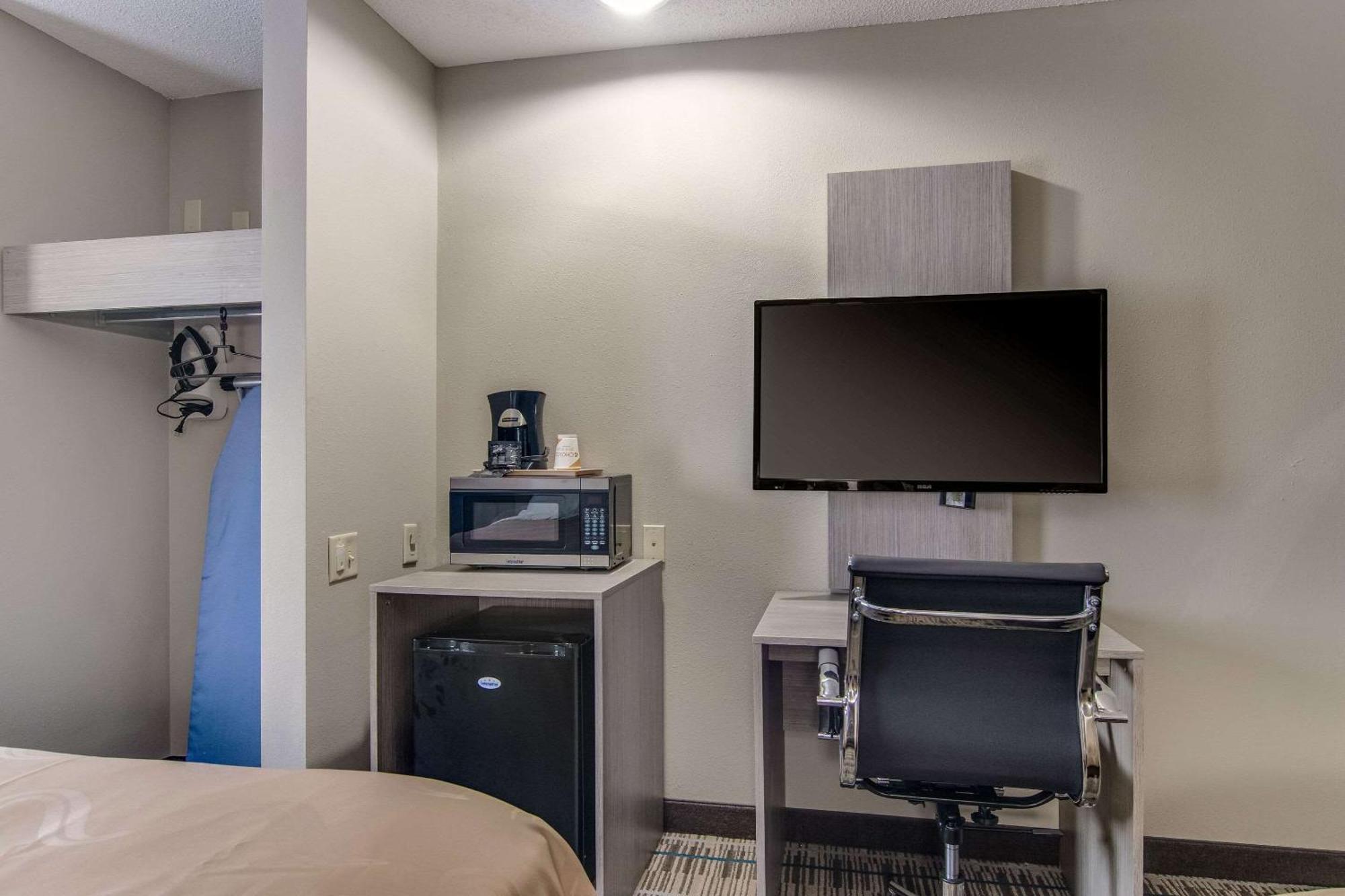Quality Inn & Suites Grove City-Outlet Mall Экстерьер фото